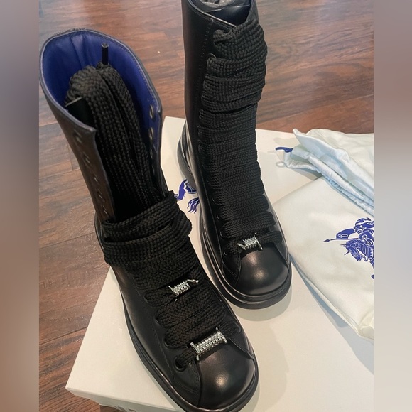 Burberry ranger leather lace up boots size 37 - Picture 11 of 13